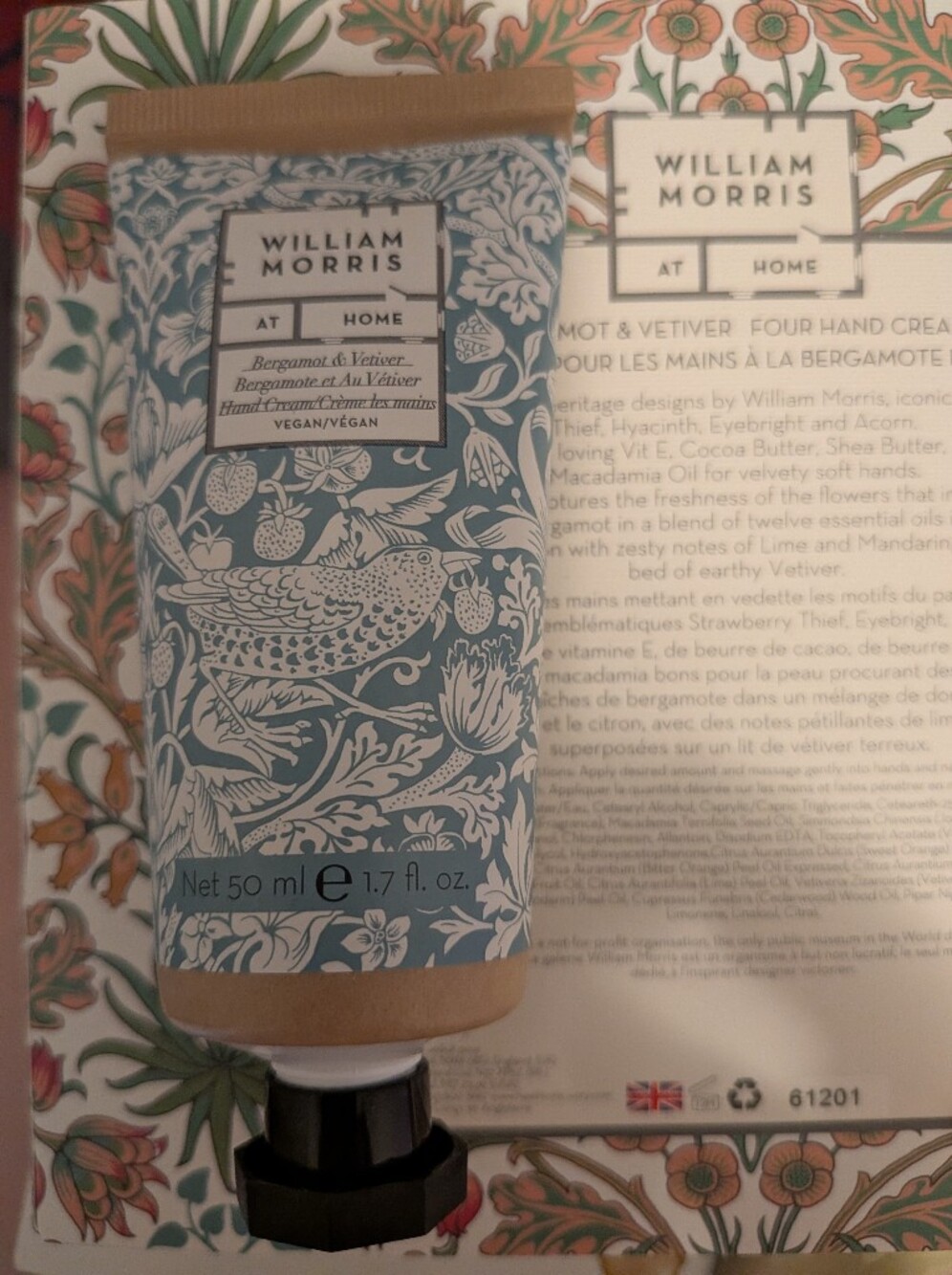 ⭐ William Morris Hand Cream - Bergamot And Vetiver